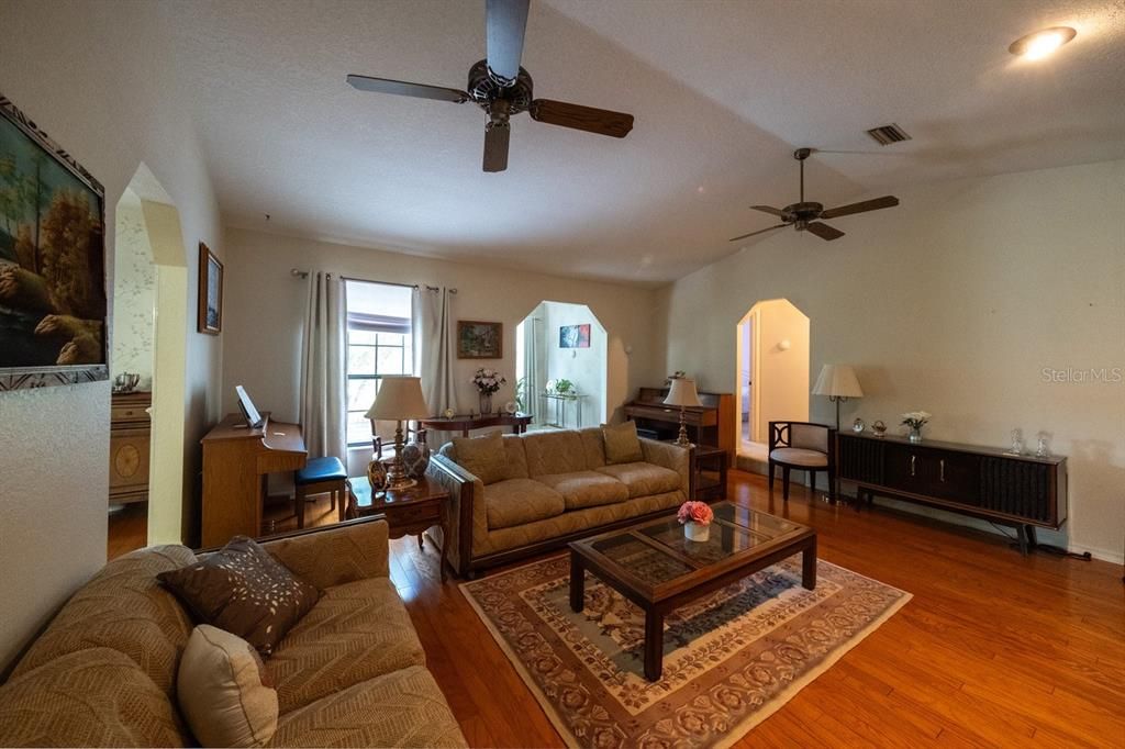 Active With Contract: $350,000 (3 beds, 2 baths, 2020 Square Feet)