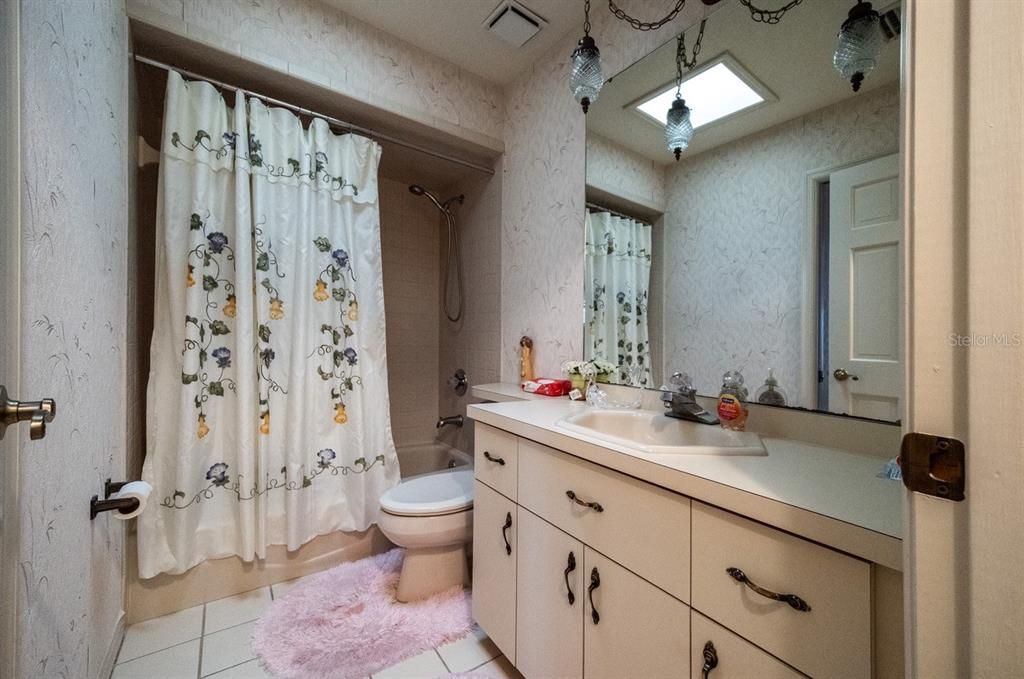 Active With Contract: $350,000 (3 beds, 2 baths, 2020 Square Feet)