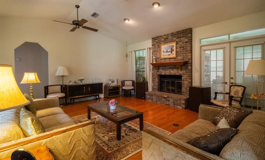 Active With Contract: $350,000 (3 beds, 2 baths, 2020 Square Feet)