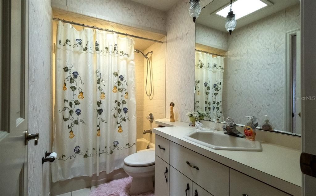 Active With Contract: $350,000 (3 beds, 2 baths, 2020 Square Feet)