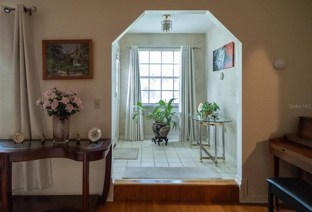 Active With Contract: $350,000 (3 beds, 2 baths, 2020 Square Feet)