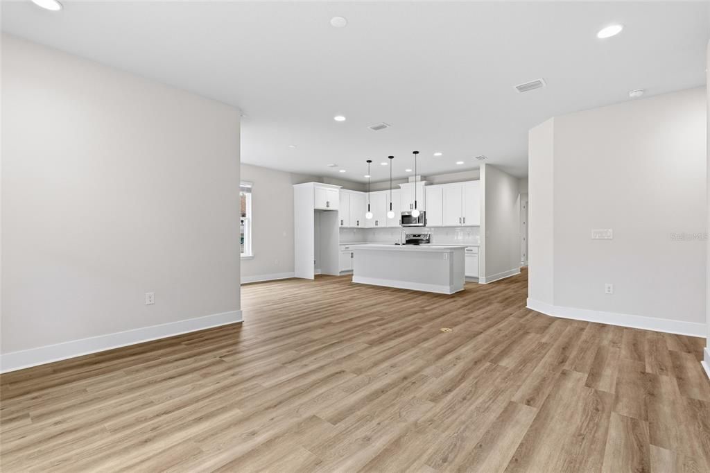 Activo con contrato: $449,995 (4 camas, 2 baños, 1920 Pies cuadrados)