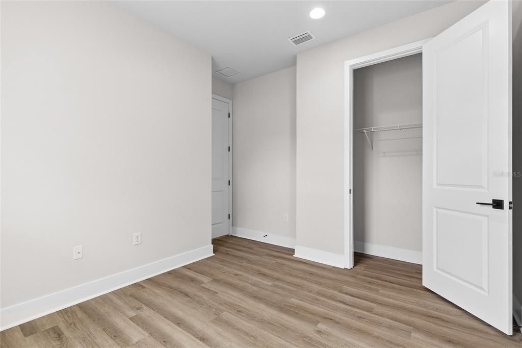 Activo con contrato: $449,995 (4 camas, 2 baños, 1920 Pies cuadrados)