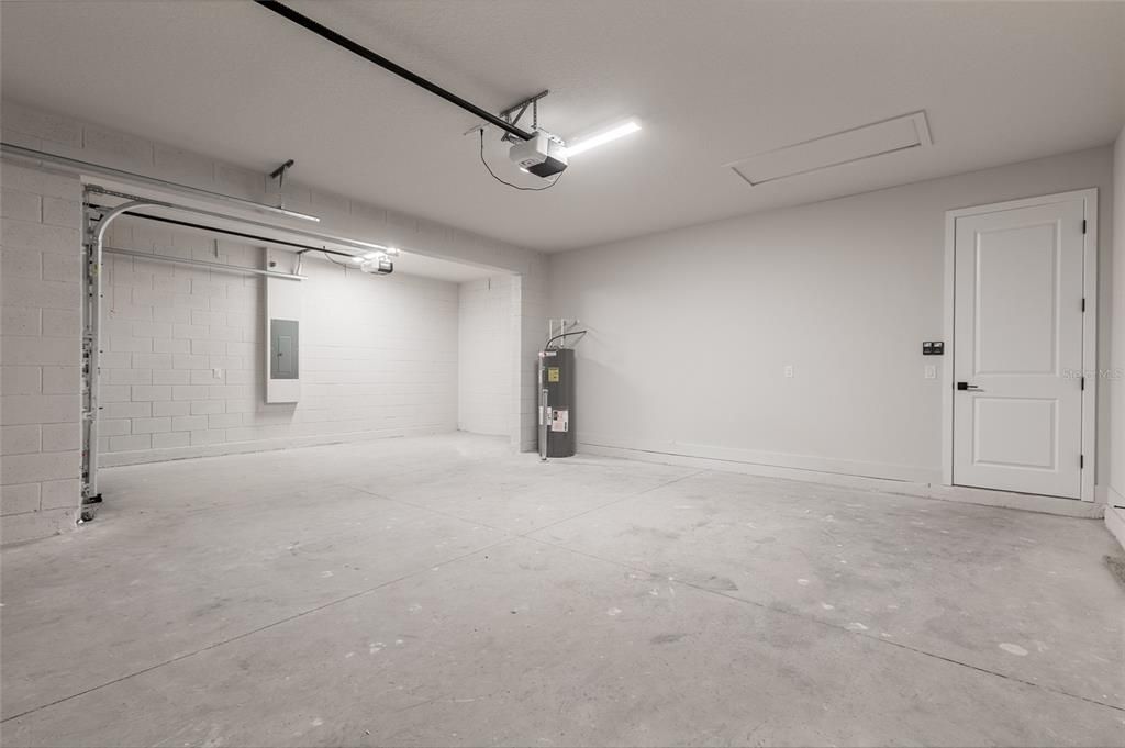 Activo con contrato: $449,995 (4 camas, 2 baños, 1920 Pies cuadrados)