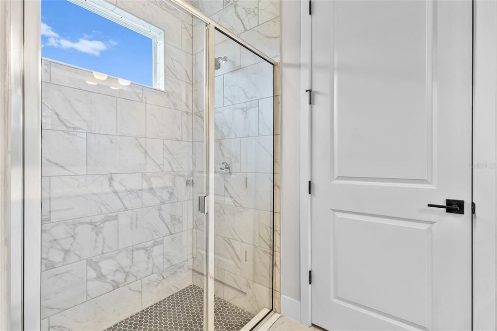 Activo con contrato: $449,995 (4 camas, 2 baños, 1920 Pies cuadrados)