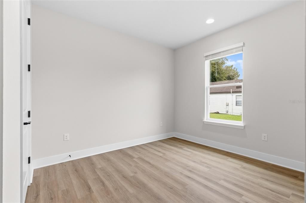 Activo con contrato: $449,995 (4 camas, 2 baños, 1920 Pies cuadrados)