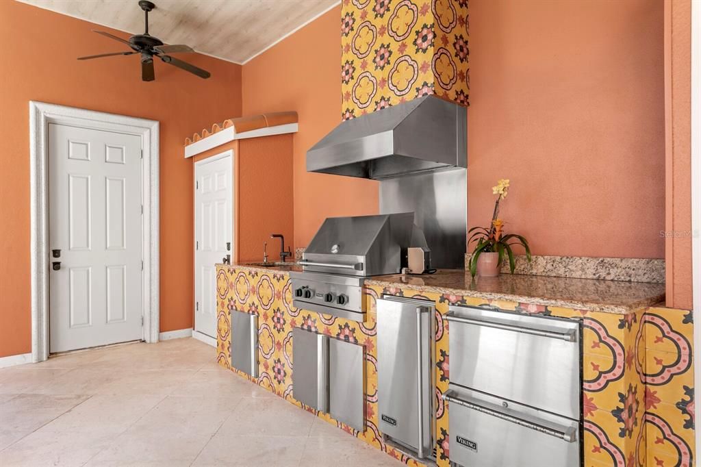 На продажу: $2,700,000 (4 спален, 5 ванн, 5083 Квадратных фут)