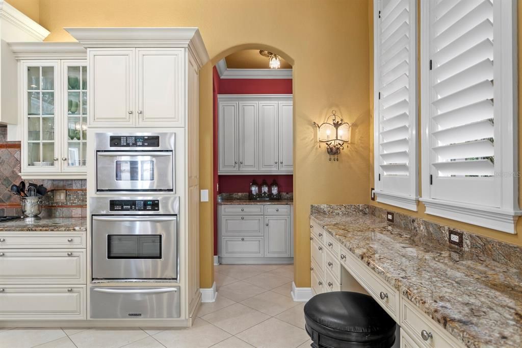 На продажу: $2,700,000 (4 спален, 5 ванн, 5083 Квадратных фут)