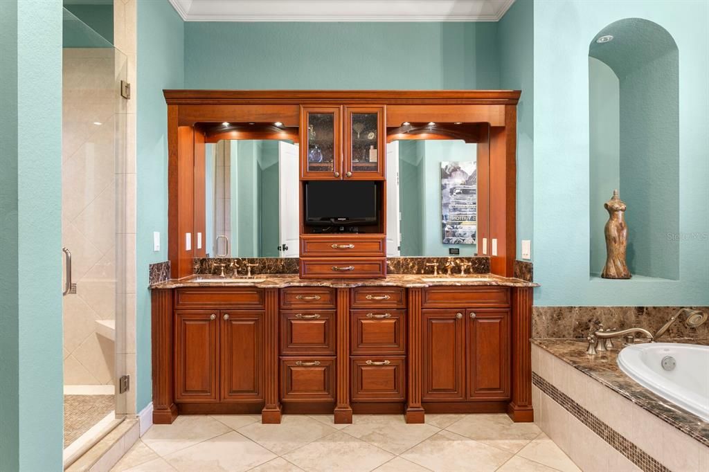 На продажу: $2,700,000 (4 спален, 5 ванн, 5083 Квадратных фут)