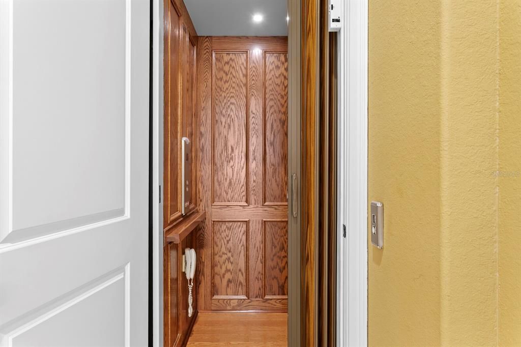 На продажу: $2,700,000 (4 спален, 5 ванн, 5083 Квадратных фут)