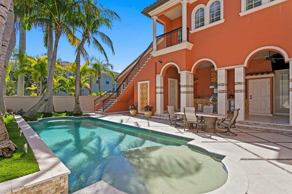 На продажу: $2,700,000 (4 спален, 5 ванн, 5083 Квадратных фут)