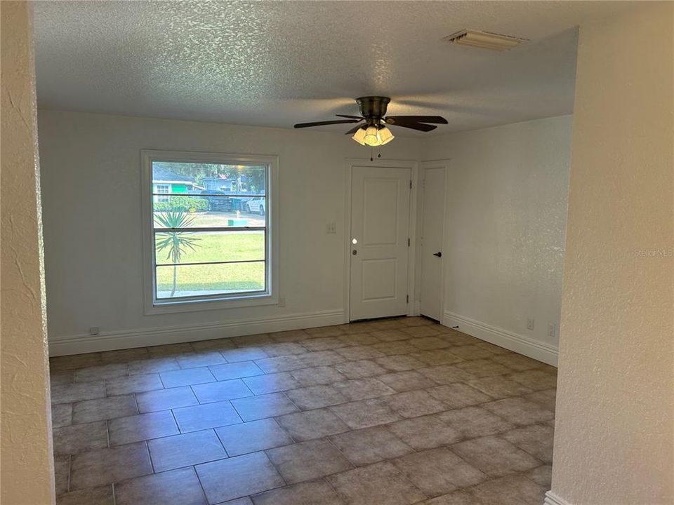 En Venta: $269,900 (3 camas, 2 baños, 1162 Pies cuadrados)