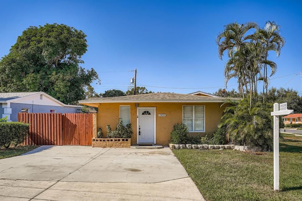 合同活跃: $299,000 (3 贝兹, 2 浴室, 1163 平方英尺)