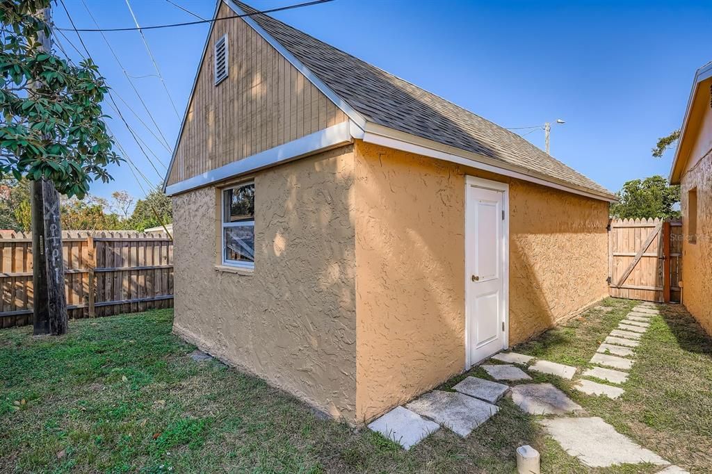 合同活跃: $299,000 (3 贝兹, 2 浴室, 1163 平方英尺)