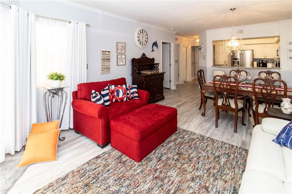 待售: $279,700 (2 贝兹, 2 浴室, 1287 平方英尺)