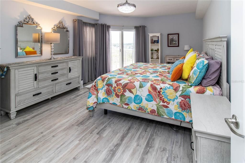 待售: $279,700 (2 贝兹, 2 浴室, 1287 平方英尺)