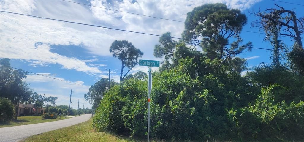 На продажу: $23,500 (0.29 acres)