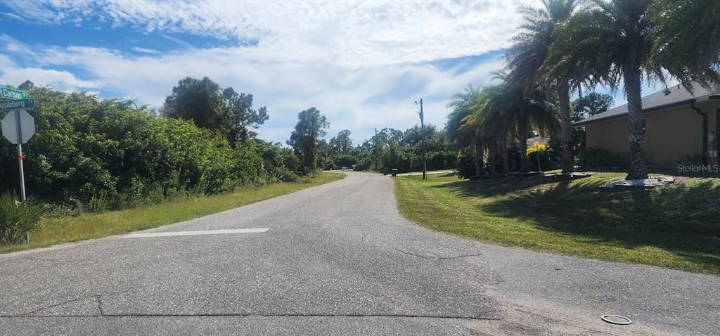 На продажу: $23,500 (0.29 acres)