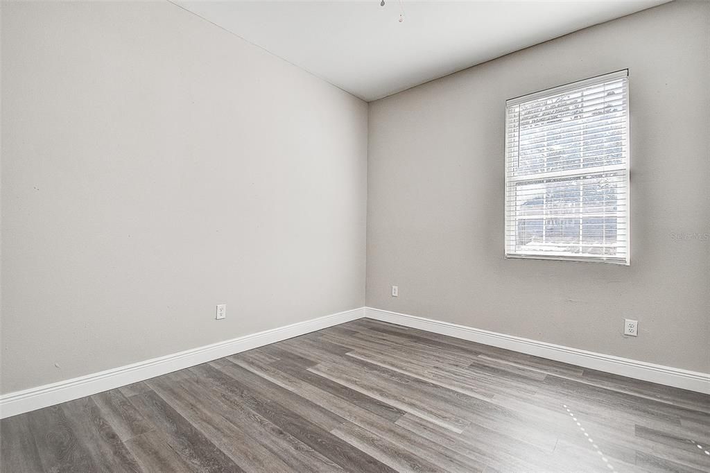 For Sale: $319,900 (3 beds, 2 baths, 1569 Square Feet)