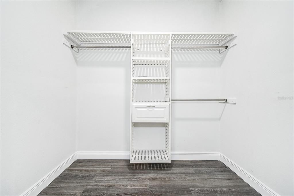 For Sale: $319,900 (3 beds, 2 baths, 1569 Square Feet)