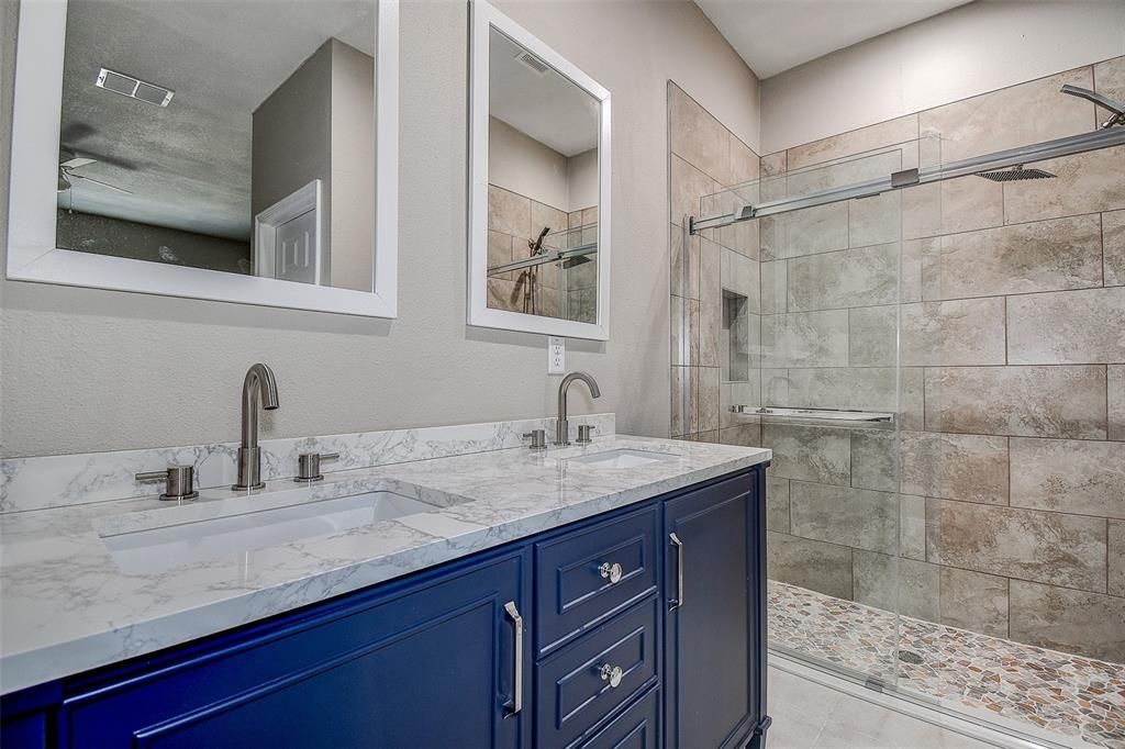 For Sale: $319,900 (3 beds, 2 baths, 1569 Square Feet)