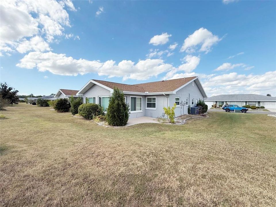 For Sale: $299,900 (2 beds, 2 baths, 1860 Square Feet)