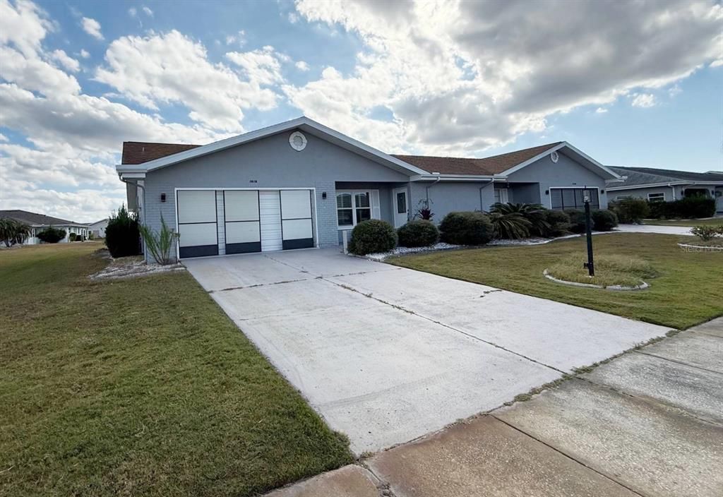 For Sale: $299,900 (2 beds, 2 baths, 1860 Square Feet)