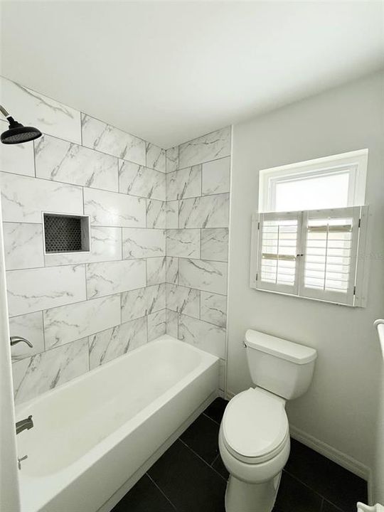 For Sale: $299,900 (2 beds, 2 baths, 1860 Square Feet)