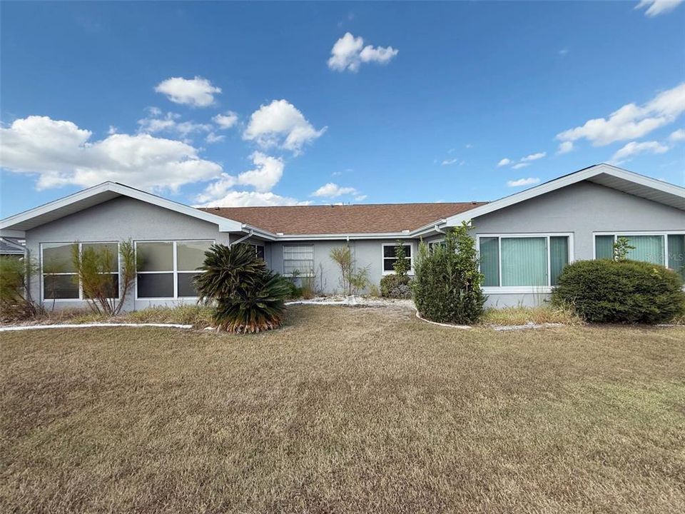 For Sale: $299,900 (2 beds, 2 baths, 1860 Square Feet)