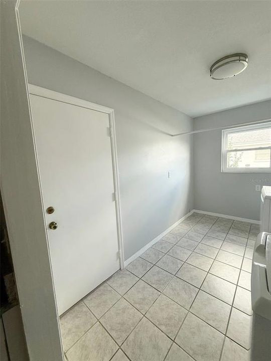 For Sale: $299,900 (2 beds, 2 baths, 1860 Square Feet)