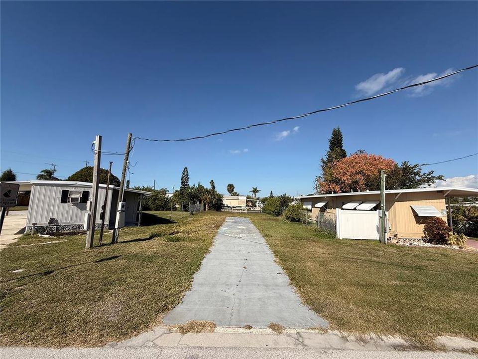 待售: $84,000 (0.09 acres)