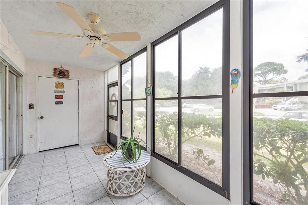 出租: $1,850 (2 贝兹, 2 浴室, 980 平方英尺)