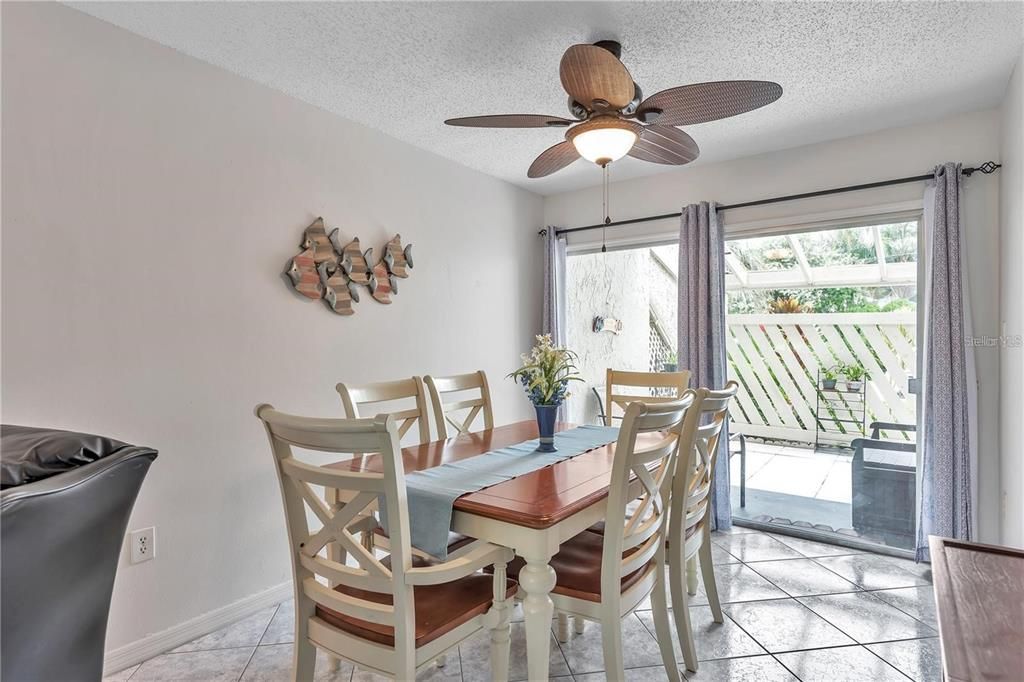 出租: $1,850 (2 贝兹, 2 浴室, 980 平方英尺)