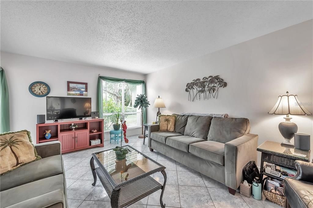 出租: $1,850 (2 贝兹, 2 浴室, 980 平方英尺)