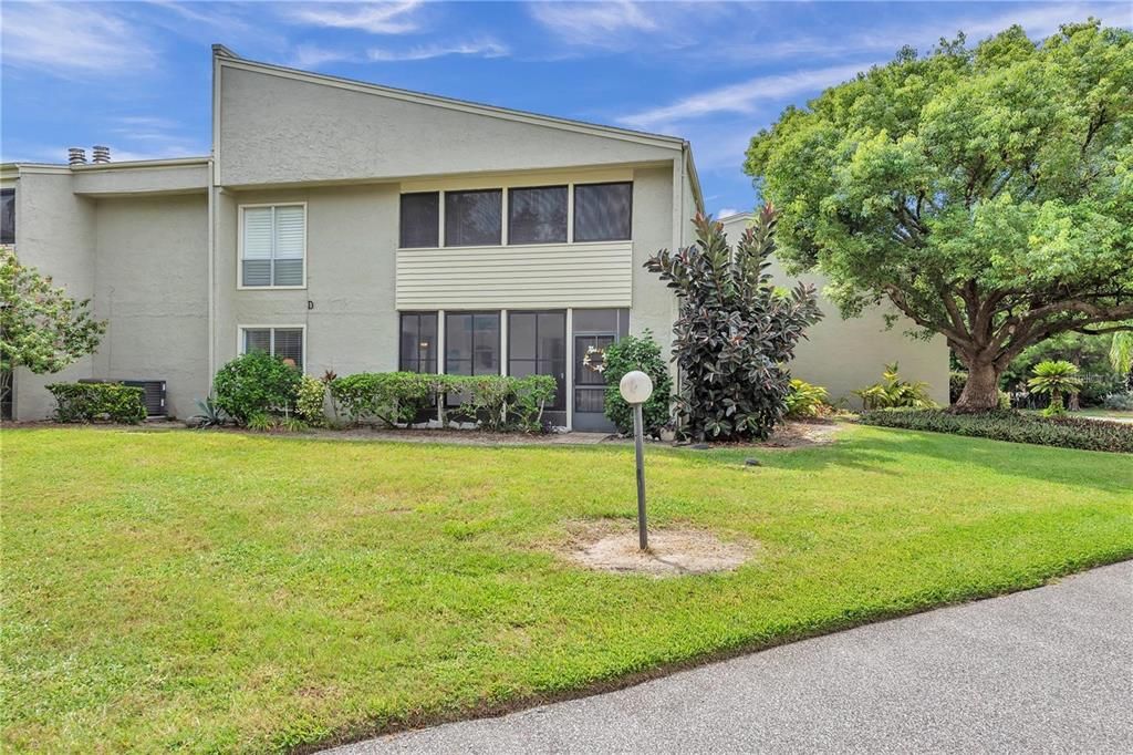 出租: $1,850 (2 贝兹, 2 浴室, 980 平方英尺)