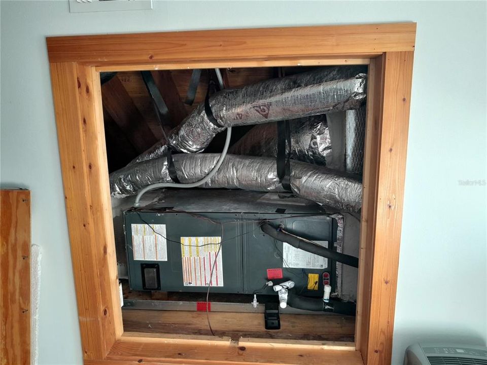 For Sale: $495,000 (3 beds, 3 baths, 936 Square Feet)