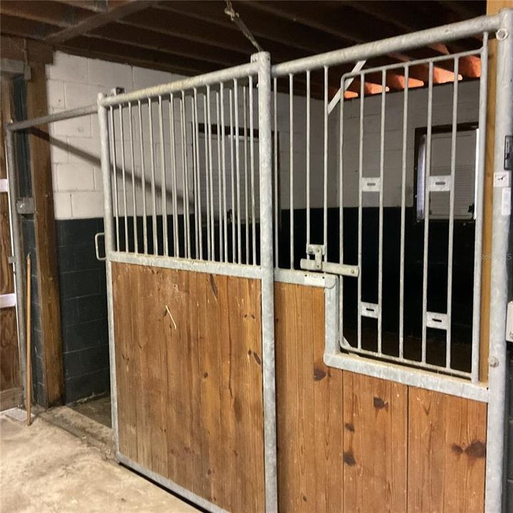 For Sale: $495,000 (3 beds, 3 baths, 936 Square Feet)