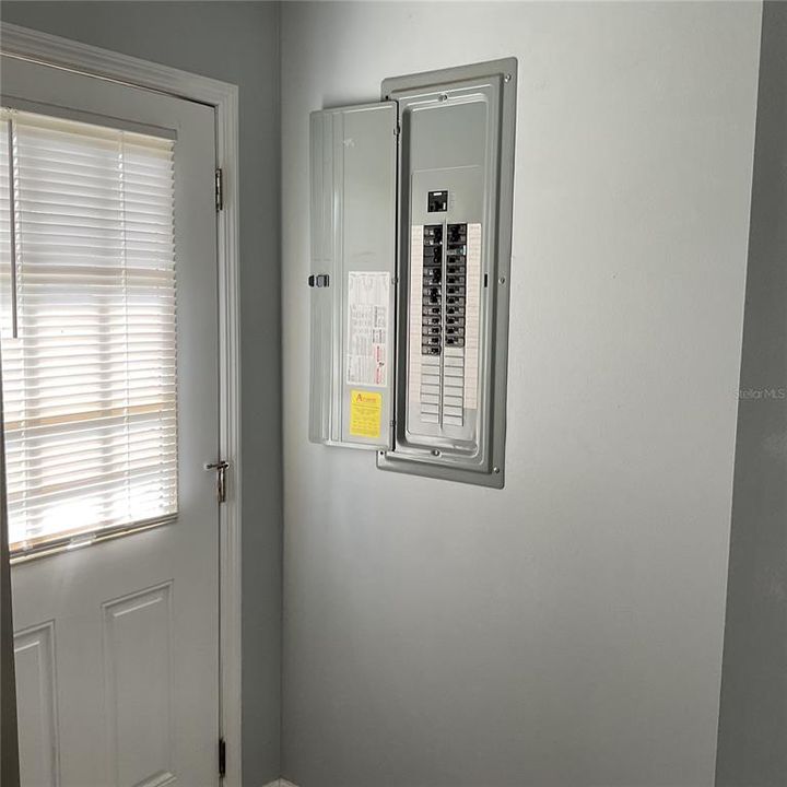 For Sale: $495,000 (3 beds, 3 baths, 936 Square Feet)