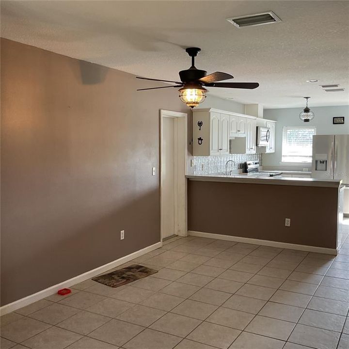 For Sale: $495,000 (3 beds, 3 baths, 936 Square Feet)