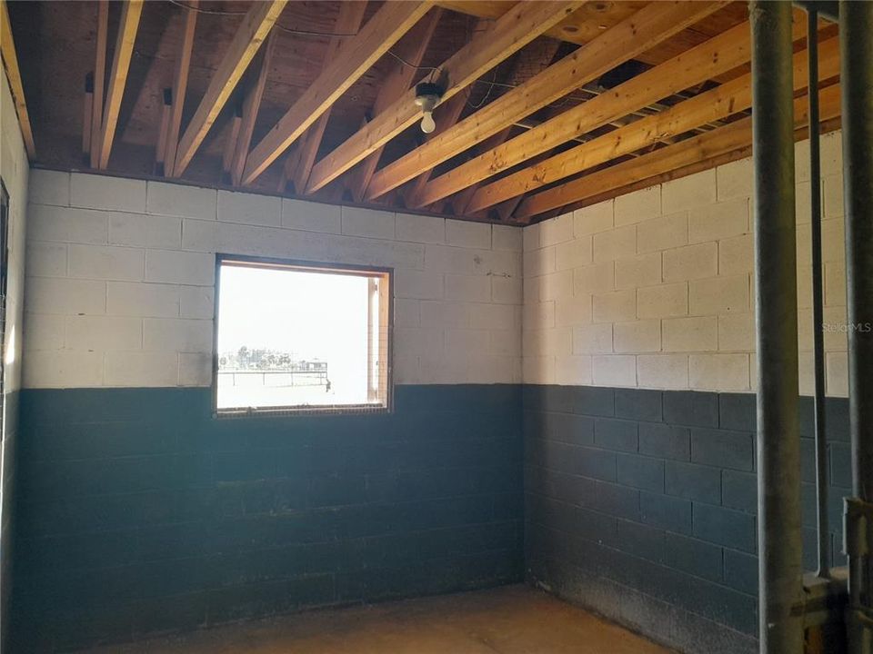 For Sale: $495,000 (3 beds, 3 baths, 936 Square Feet)