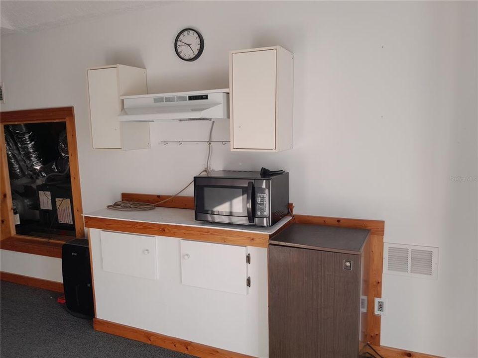 For Sale: $495,000 (3 beds, 3 baths, 936 Square Feet)