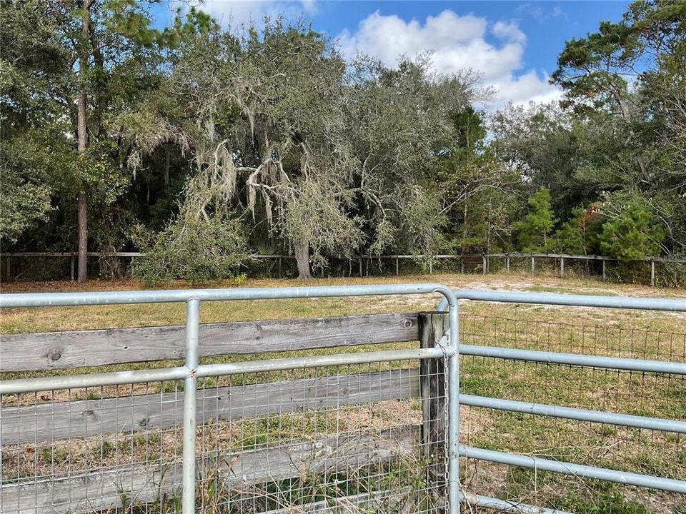 For Sale: $495,000 (3 beds, 3 baths, 936 Square Feet)