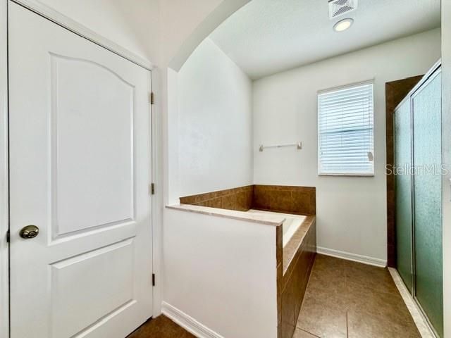 En Venta: $525,000 (4 camas, 2 baños, 2112 Pies cuadrados)