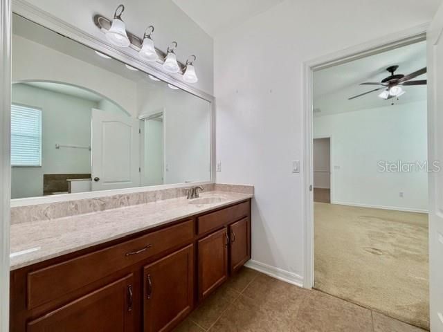 En Venta: $525,000 (4 camas, 2 baños, 2112 Pies cuadrados)