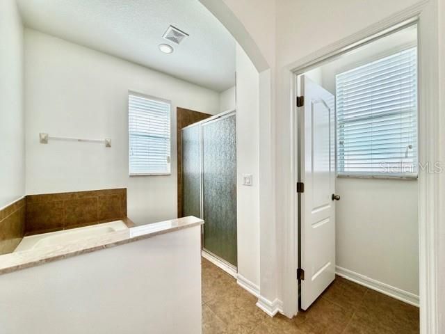 En Venta: $525,000 (4 camas, 2 baños, 2112 Pies cuadrados)