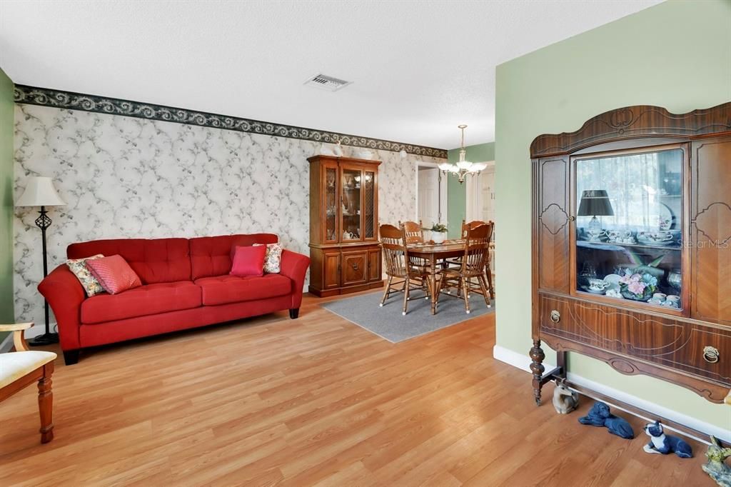 En Venta: $315,000 (3 camas, 2 baños, 1494 Pies cuadrados)