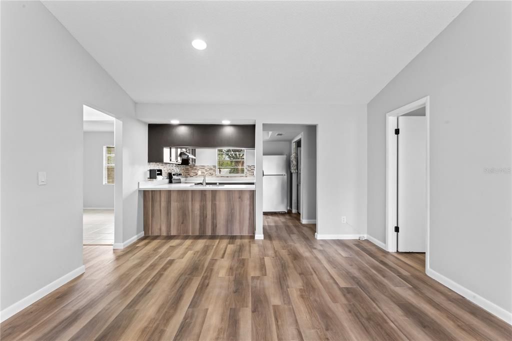 В аренду: $2,400 (3 спален, 2 ванн, 1209 Квадратных фут)