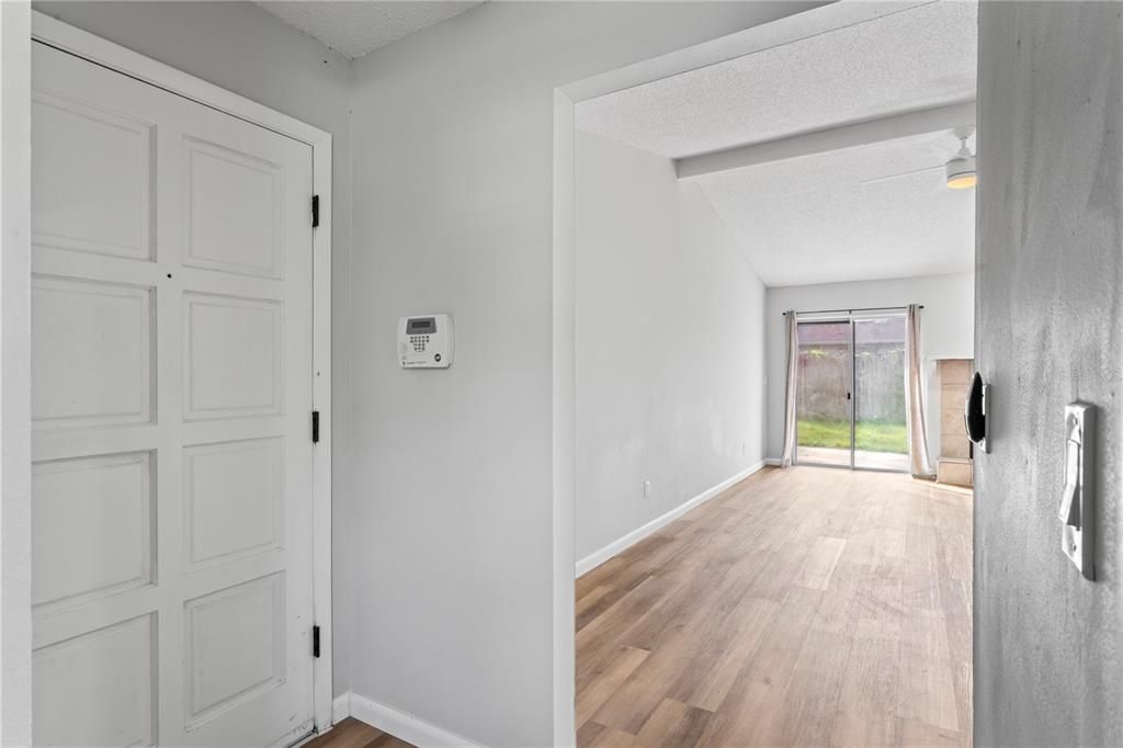 В аренду: $2,400 (3 спален, 2 ванн, 1209 Квадратных фут)