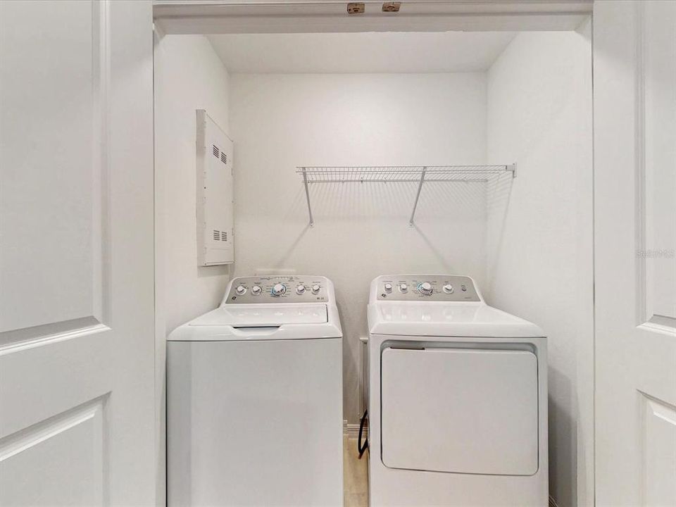 待售: $263,988 (3 贝兹, 2 浴室, 1373 平方英尺)