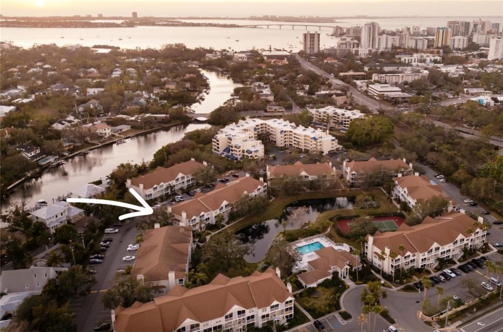 待售: $239,000 (1 贝兹, 1 浴室, 785 平方英尺)